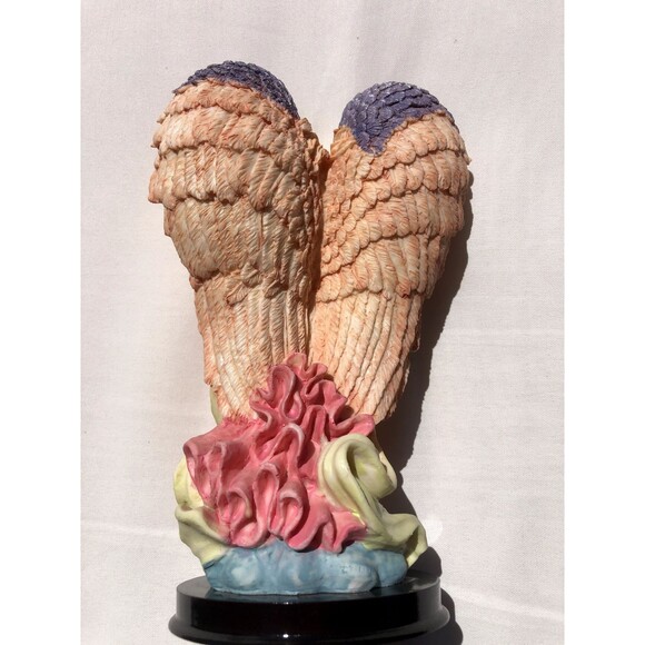 Vintage Marlo Collection Angel with Dove 8.5" Resin Figurine 83864 - Picture 2 of 4